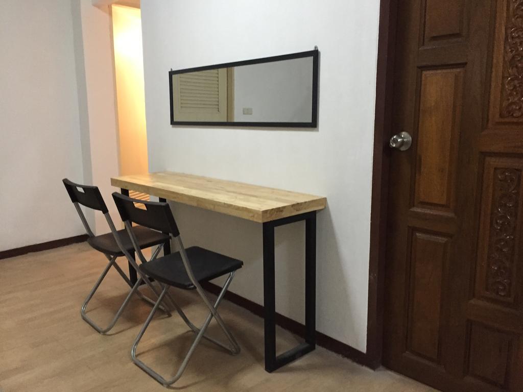 Once In Bangkok With Me Guesthouse Eksteriør billede