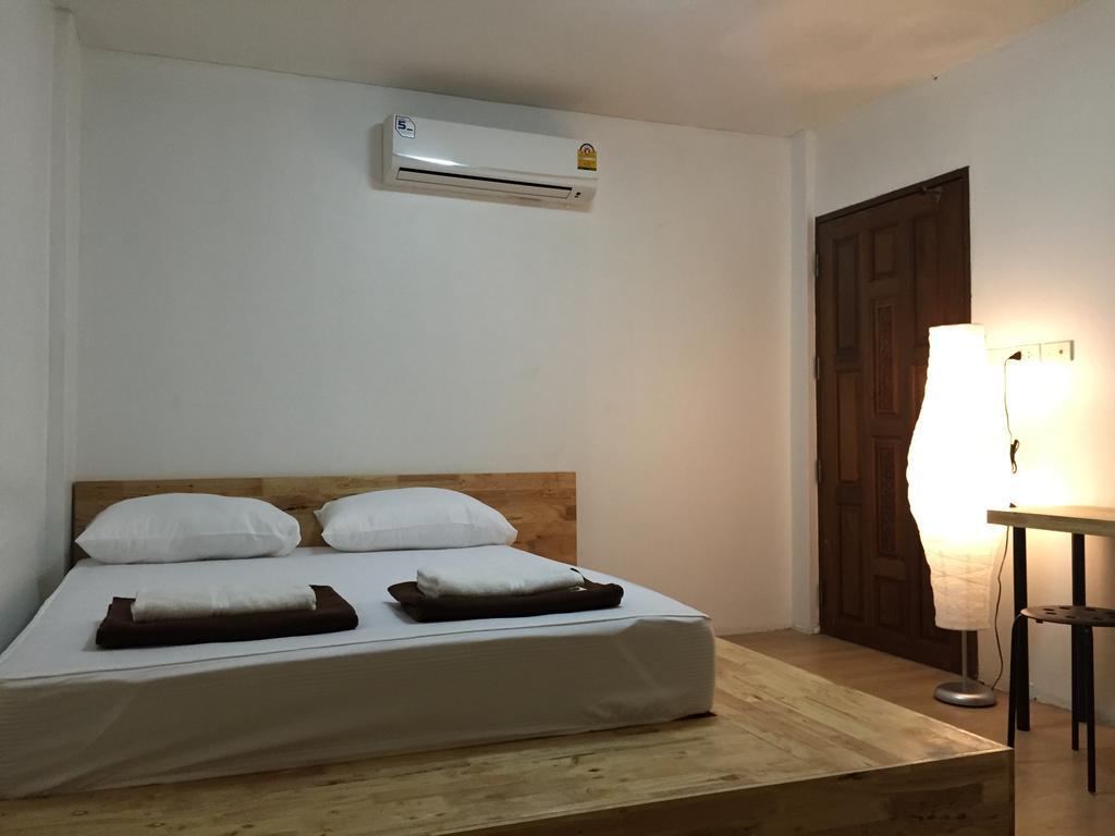 Once In Bangkok With Me Guesthouse Eksteriør billede